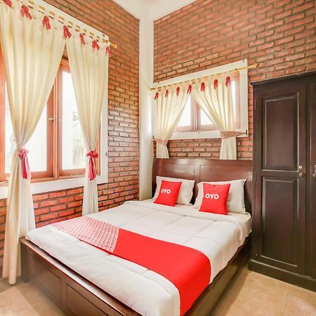 Oyo 3896 Villa Pesona Wisata Puncak Cianjur Extérieur photo