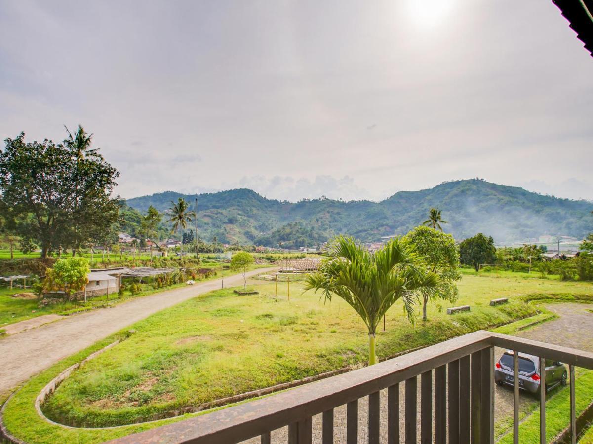 Oyo 3896 Villa Pesona Wisata Puncak Cianjur Extérieur photo