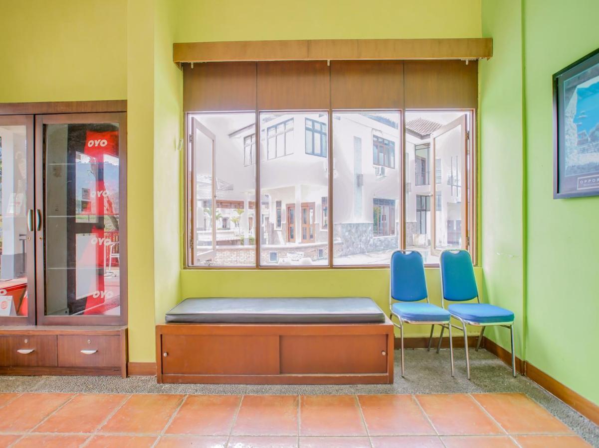 Oyo 3896 Villa Pesona Wisata Puncak Cianjur Extérieur photo